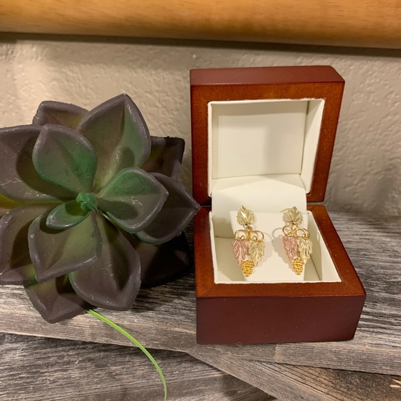 BLACK HILLS GOLD Jewelry - BLACK HILLS GOLD EARRINGS